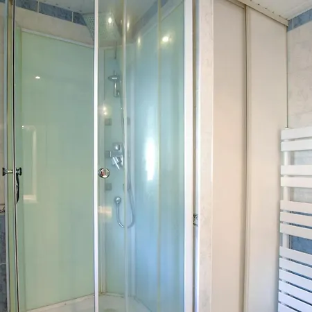 Jolie Maison Bord De *