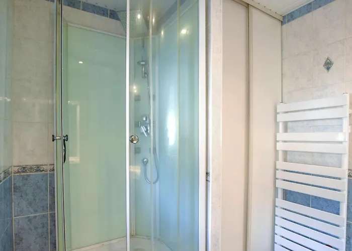 Jolie Maison Bord De *